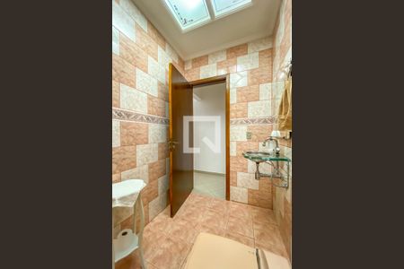 Casa à venda com 218m², 3 quartos e 2 vagasBanheiro Social 2