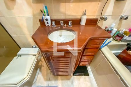 Casa à venda com 218m², 3 quartos e 2 vagasBanheiro da Suíte