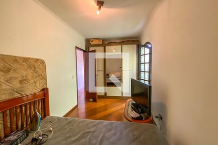 Casa à venda com 218m², 3 quartos e 2 vagasQuarto 2