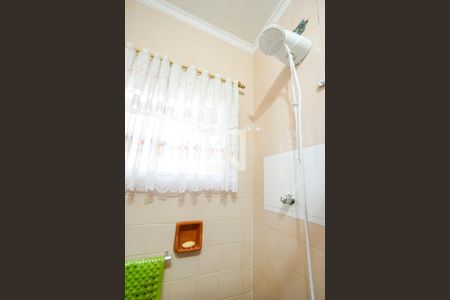 Casa à venda com 120m², 2 quartos e 2 vagasChuveiro