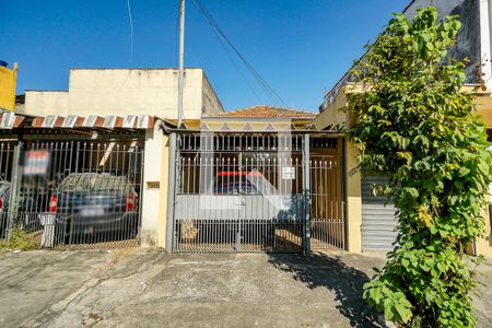 Casa à venda com 120m², 2 quartos e 2 vagasFachada