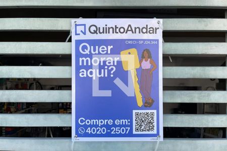 Casa à venda com 245m², 3 quartos e 2 vagas Casa à venda com 245m², 3 quartos e 2 vagasFachada