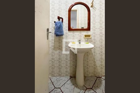 Casa à venda com 245m², 3 quartos e 2 vagas Casa à venda com 245m², 3 quartos e 2 vagasLavabo