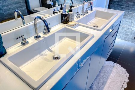 Apartamento à venda com 80m², 1 quarto e 2 vagasBanheiro  Quarto - Suite 
