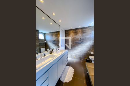 Apartamento à venda com 80m², 1 quarto e 2 vagasBanheiro  Quarto - Suite 