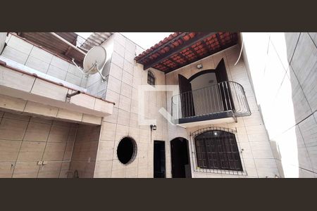 Casa à venda com 200m², 3 quartos e 2 vagasQuintal