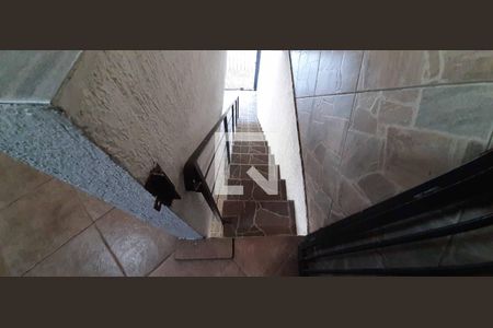 Casa à venda com 200m², 3 quartos e 2 vagasEscada