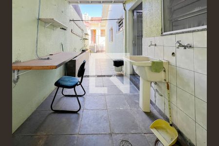 Casa à venda com 250m², 3 quartos e 4 vagasÁrea de Serviço