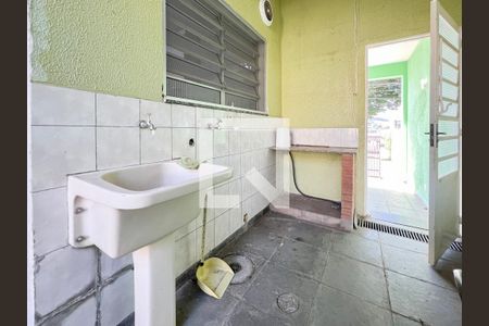 Casa à venda com 250m², 3 quartos e 4 vagasÁrea de Serviço