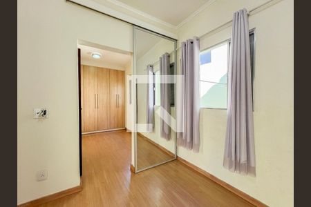 Casa à venda com 250m², 3 quartos e 4 vagasSuíte