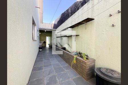 Casa à venda com 250m², 3 quartos e 4 vagasQuintal