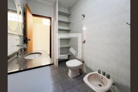 Casa à venda com 250m², 3 quartos e 4 vagasBanheiro Social