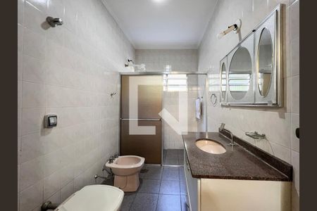 Casa à venda com 250m², 3 quartos e 4 vagasBanheiro Social