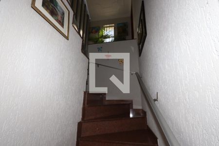 Casa à venda com 400m², 3 quartos e 12 vagasCorredor e Escada