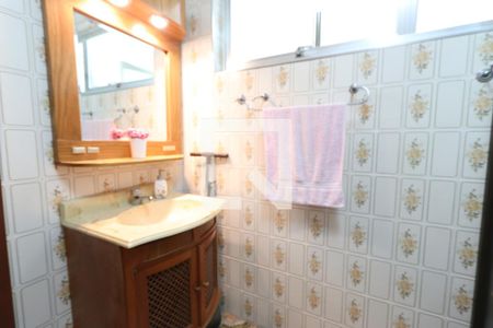 Casa à venda com 400m², 3 quartos e 12 vagasBanheiro da Suíte 2