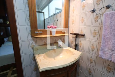 Casa à venda com 400m², 3 quartos e 12 vagasBanheiro da Suíte 2