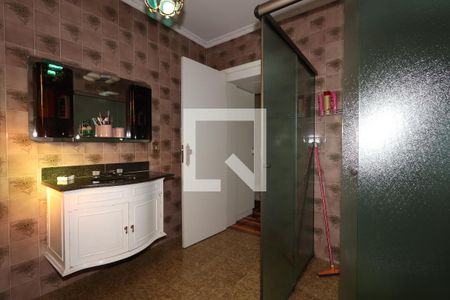 Casa à venda com 400m², 3 quartos e 12 vagasBanheiro da Suíte 1