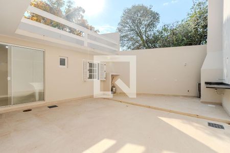 Casa de condomínio à venda com 221m², 4 quartos e 3 vagas Casa de condomínio à venda com 221m², 4 quartos e 3 vagasÁrea externa