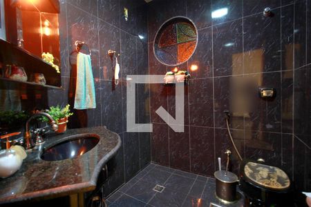 Casa à venda com 265m², 5 quartos e 2 vagasBanheiro 2