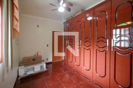 Casa à venda com 265m², 5 quartos e 2 vagasQuarto 4