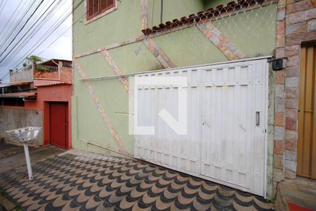 Casa à venda com 265m², 5 quartos e 2 vagasFachada