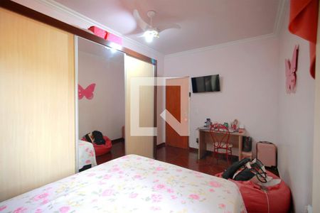 Casa à venda com 265m², 5 quartos e 2 vagasQuarto 3