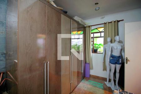 Casa à venda com 265m², 5 quartos e 2 vagasEdícula