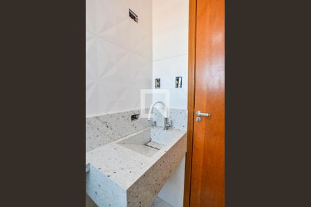 Casa para alugar com 200m², 3 quartos e 4 vagasBanheiro Social