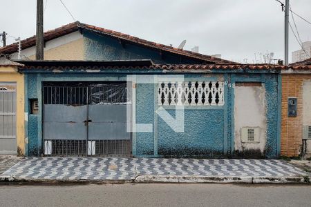 Casa para alugar com 80m², 2 quartos e 2 vagas Casa para alugar com 80m², 2 quartos e 2 vagasFachada