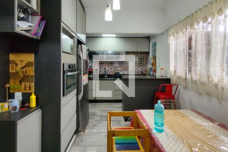 Casa para alugar com 80m², 2 quartos e 2 vagas Casa para alugar com 80m², 2 quartos e 2 vagasCozinha