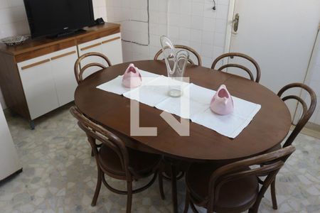 Apartamento para alugar com 222m², 4 quartos e 2 vagasCopa