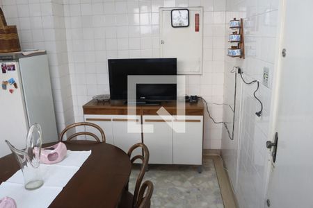 Apartamento para alugar com 222m², 4 quartos e 2 vagasCopa