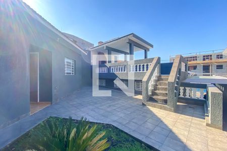 Casa à venda com 275m², 3 quartos e 3 vagas Casa à venda com 275m², 3 quartos e 3 vagasQuintal