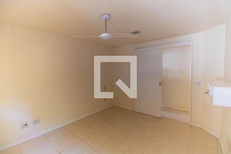 Casa de condomínio à venda com 450m², 5 quartos e 2 vagas Casa de condomínio à venda com 450m², 5 quartos e 2 vagasQuarto 3