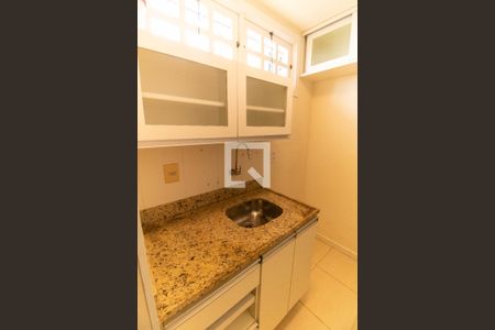 Casa de condomínio à venda com 450m², 5 quartos e 2 vagas Casa de condomínio à venda com 450m², 5 quartos e 2 vagasCozinha 1