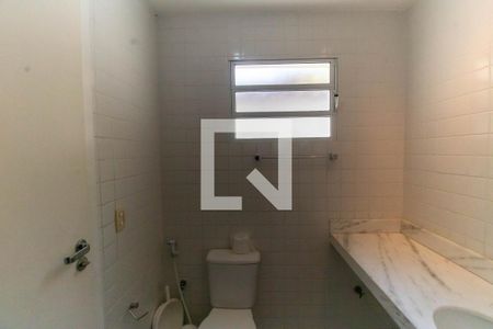 Casa de condomínio à venda com 450m², 5 quartos e 2 vagas Casa de condomínio à venda com 450m², 5 quartos e 2 vagasBanheiro da Suíte 1