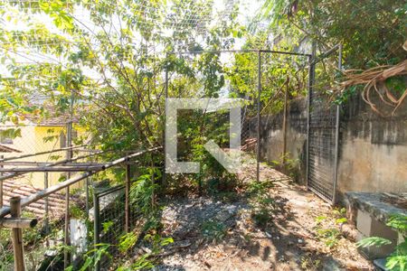 Casa de condomínio à venda com 450m², 5 quartos e 2 vagas Casa de condomínio à venda com 450m², 5 quartos e 2 vagasÁrea externa