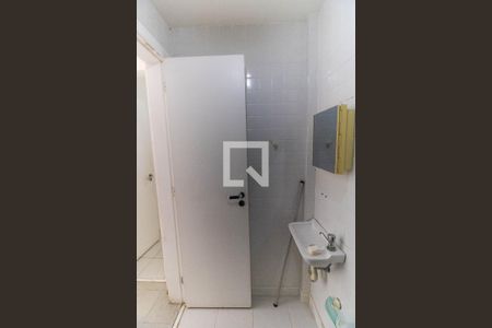 Casa de condomínio à venda com 450m², 5 quartos e 2 vagas Casa de condomínio à venda com 450m², 5 quartos e 2 vagasBanheiro de serviço