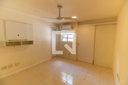 Casa de condomínio à venda com 450m², 5 quartos e 2 vagas Casa de condomínio à venda com 450m², 5 quartos e 2 vagasQuarto 3