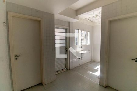 Casa de condomínio à venda com 450m², 5 quartos e 2 vagas Casa de condomínio à venda com 450m², 5 quartos e 2 vagasÁrea de Serviço