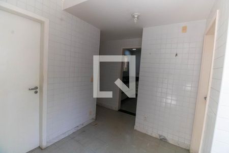 Casa de condomínio à venda com 450m², 5 quartos e 2 vagas Casa de condomínio à venda com 450m², 5 quartos e 2 vagasÁrea de Serviço