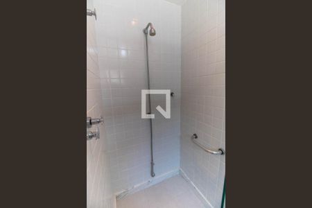 Casa de condomínio à venda com 450m², 5 quartos e 2 vagas Casa de condomínio à venda com 450m², 5 quartos e 2 vagasBanheiro da Suíte 1