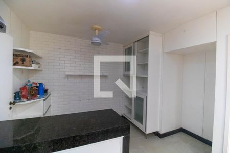 Casa de condomínio à venda com 450m², 5 quartos e 2 vagas Casa de condomínio à venda com 450m², 5 quartos e 2 vagasCozinha 2