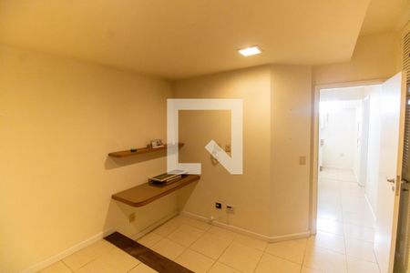 Casa de condomínio à venda com 450m², 5 quartos e 2 vagas Casa de condomínio à venda com 450m², 5 quartos e 2 vagasQuarto 2