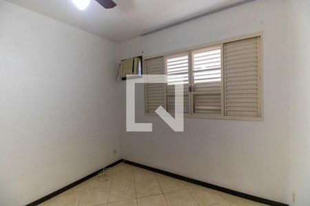Casa de condomínio à venda com 450m², 5 quartos e 2 vagas Casa de condomínio à venda com 450m², 5 quartos e 2 vagasSuíte 1