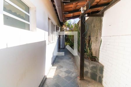 Casa de condomínio à venda com 450m², 5 quartos e 2 vagas Casa de condomínio à venda com 450m², 5 quartos e 2 vagasÁrea externa