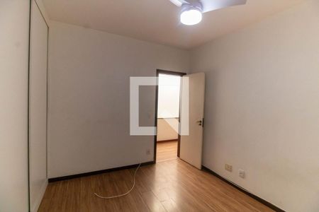 Casa de condomínio à venda com 450m², 5 quartos e 2 vagas Casa de condomínio à venda com 450m², 5 quartos e 2 vagasQuarto 1