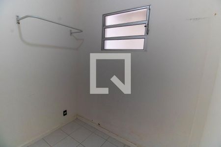 Casa de condomínio à venda com 450m², 5 quartos e 2 vagas Casa de condomínio à venda com 450m², 5 quartos e 2 vagasQuarto de Serviço
