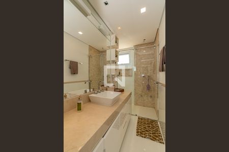 Apartamento à venda com 340m², 4 quartos e 4 vagasBanheiro da Suíte 2