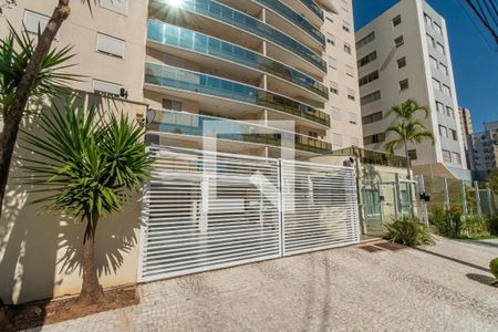Apartamento à venda com 340m², 4 quartos e 4 vagasFachada e Portaria 